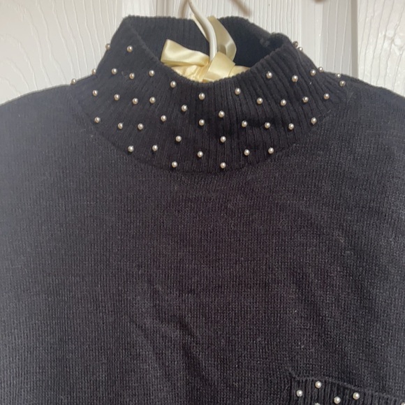 Milano black medium pearl turtleneck sweater - Picture 2 of 5